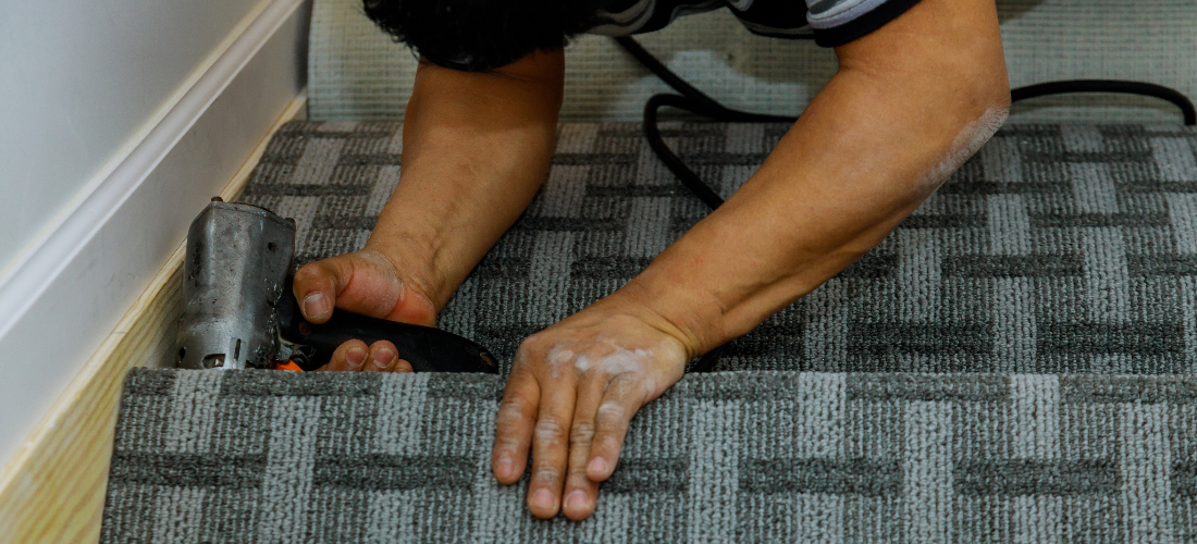 Staple gun used in fitting carpet